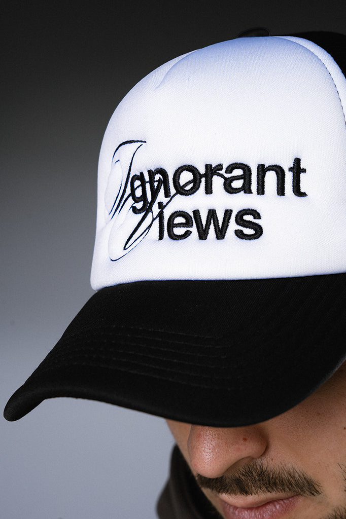 CONTRAST TRUCKER